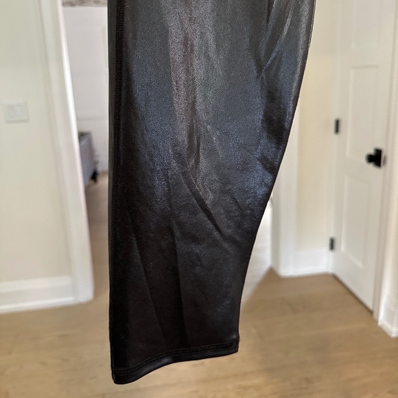 Black, shiny, sexy liquid leggings - Size L/XL - Picture 9 of 14
